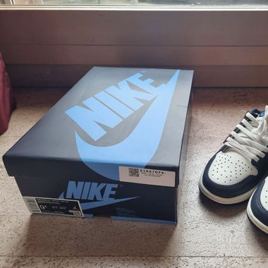 Jordan 1 Low Obsidian 