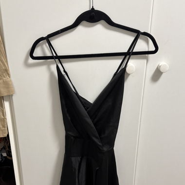 Robe noire élégante,  taille S, BOOHOO.