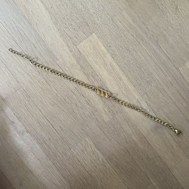 Gold-colored Chain 777