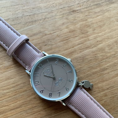 Clio Blue Watch