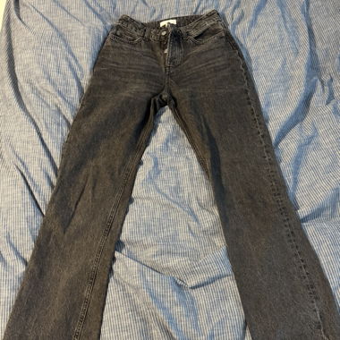 Schwarze Jeanshose