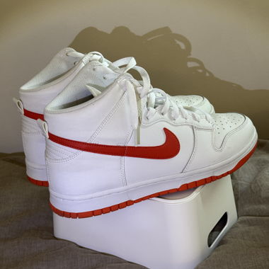 Nike sneakers altezza caviglia bianche e rosse EUR 44