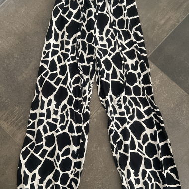 Wide Pattern Trousers Black-and-White
