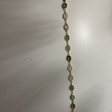 Bracelet with glass stones