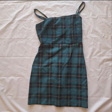 Green plaid thigh-fitting dress