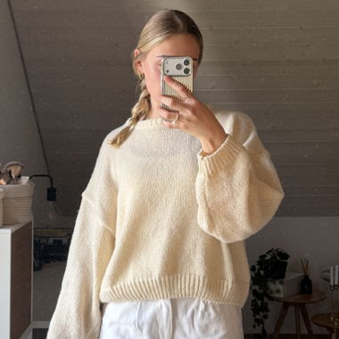 Cremefarbener Oversize-Strickpullover