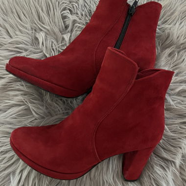 Red ankle boots / Rote Stiefeletten 