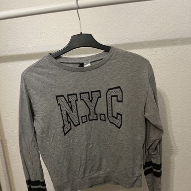 Pull N.Y.C gris 