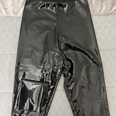 Pantalon noir effet vinyle