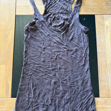 Graues Tanktop von AMARA