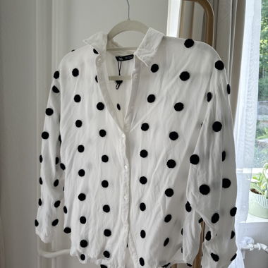 Weisse Polka-Dot Bluse
