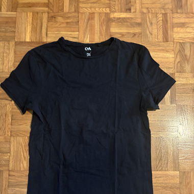 Basic schwarzes Shirt
