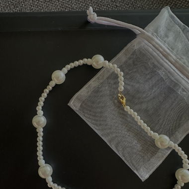 Pearl necklace 