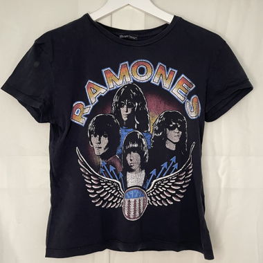 Zara Ramones T-Shirt in Schwarz