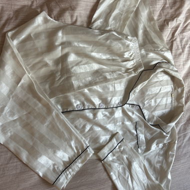 Pigiama in raso bianco