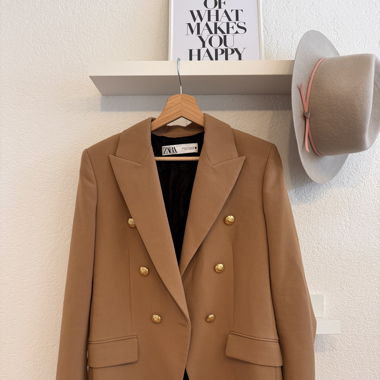 Doppelreihiger Blazer von Zara