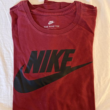 T-shirt- Nike
