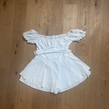 kurzes weisses Kleid