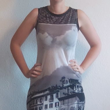 Maxikleid mit Stadtaufdruck