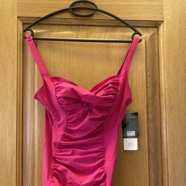 Badekleid Beere 75D neu