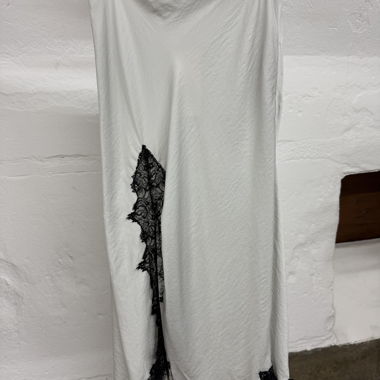 Gonna in raso con pizzo Zara