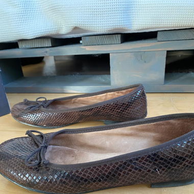 leather ballerinas with animal print