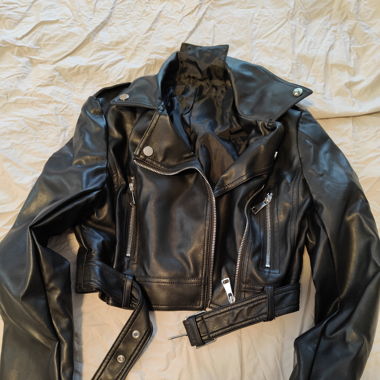 schwarze Lederjacke