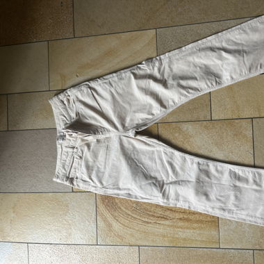Weisse Cordhose