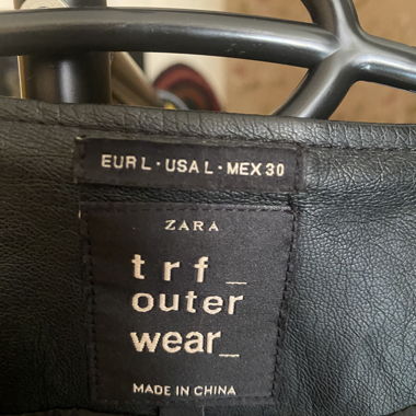 Veste en similicuir noire ZARA TRF L