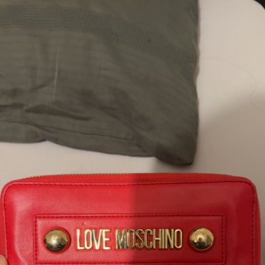 Porte monnaie love moschino 
