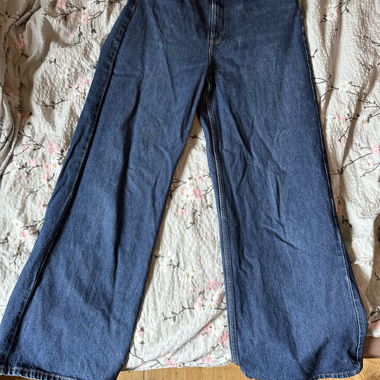 Jeans in denim