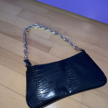 Zara Schwarze Schultertasche mit Kette