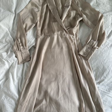 Abito camicia in raso H&M