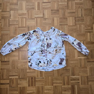 Bluse mit Blumenmuster und langen Ärmeln