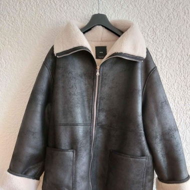 Jacke aus Kunst-Shearling