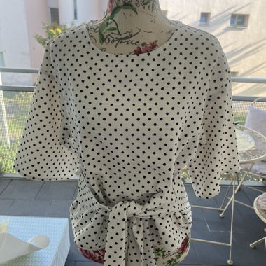 Top a Pois con Cinturino da Annodare