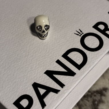 Ciondolo Pandora teschio