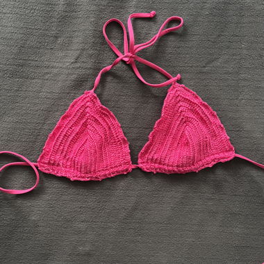 Haut de maillot de bain rose texturé