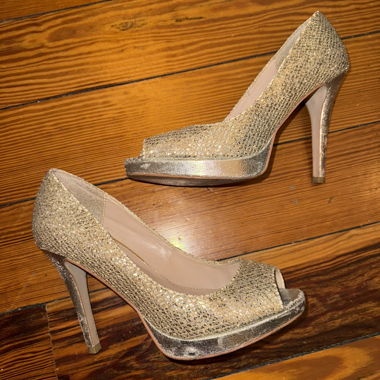 Décolleté Carvela Kurt Geiger oro-argentato