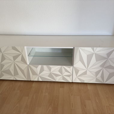 Enfilade blanche avec 3 portes