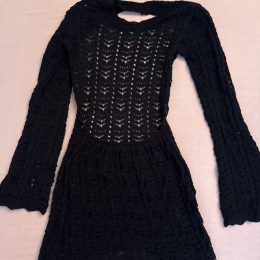 Robe noire en dentelle
