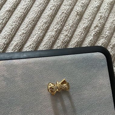 Charm knot 