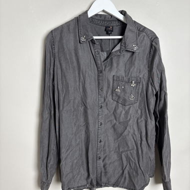 Camicia grigia decorata