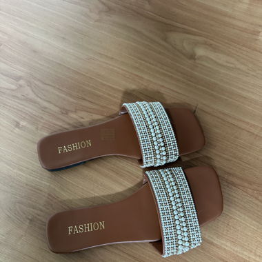 sandalen mit perlen