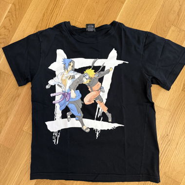 T-shirt Naruto e Sasuke