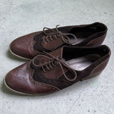 Brown brogue oxford shoes