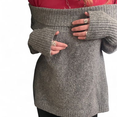 Knit sweater with bare shoulders
