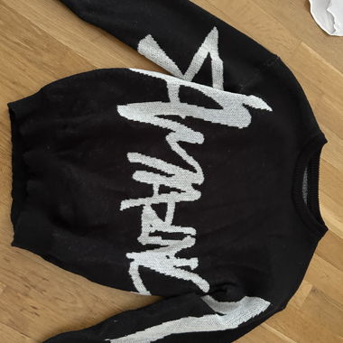 Maglione con logo nero