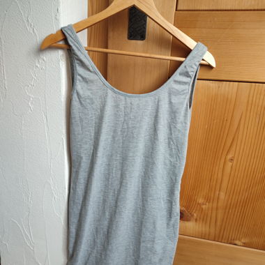 Graues Midi-Kleid