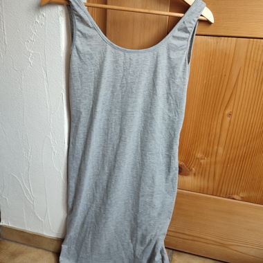 Graues Midi-Kleid